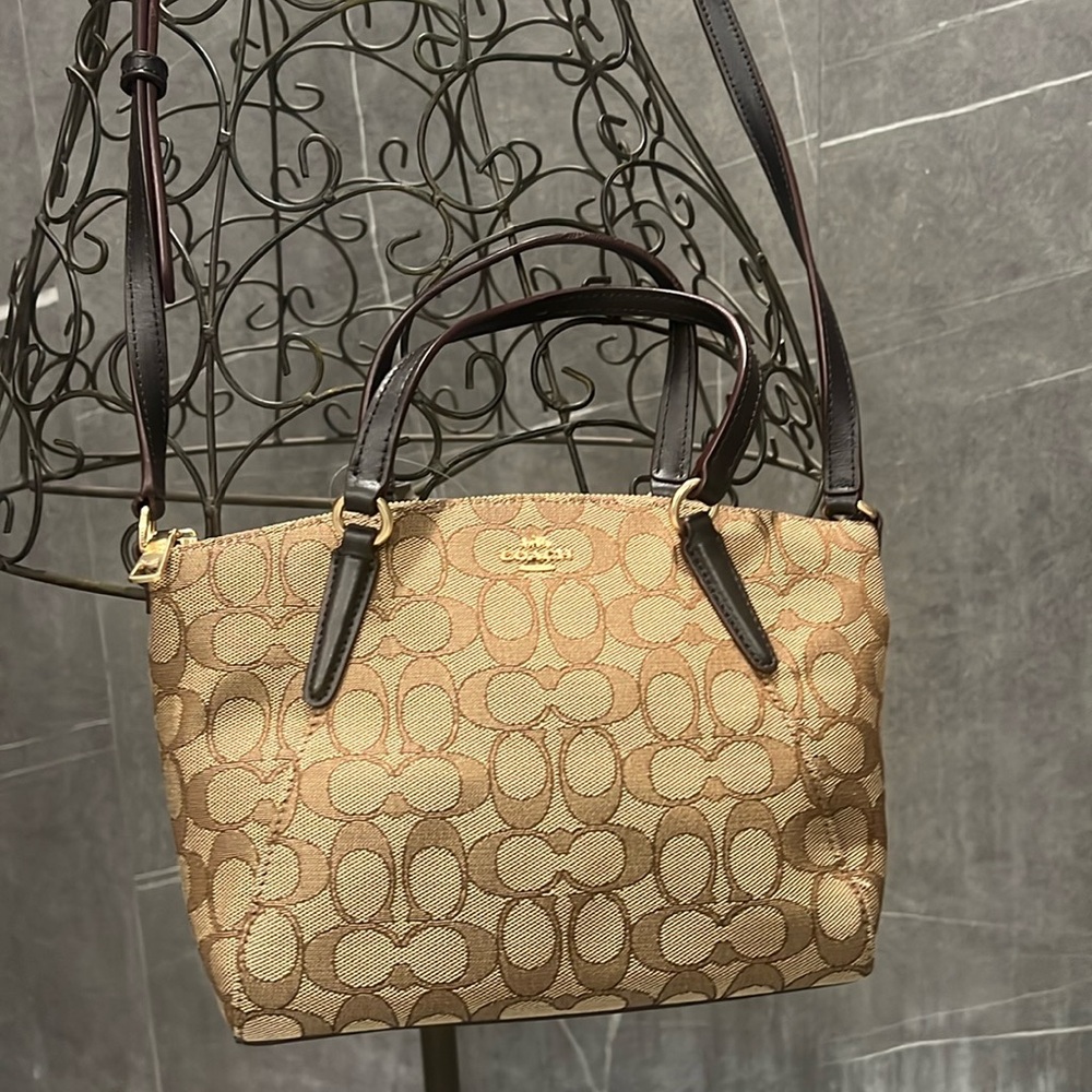 Coach NWT Mini Kesley Satchel Crossbody Bag

10.75"x6.75"x3"